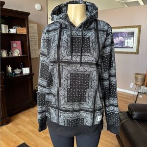 WESC black & white quilted hoodie sweatshirt w/pockets-size L